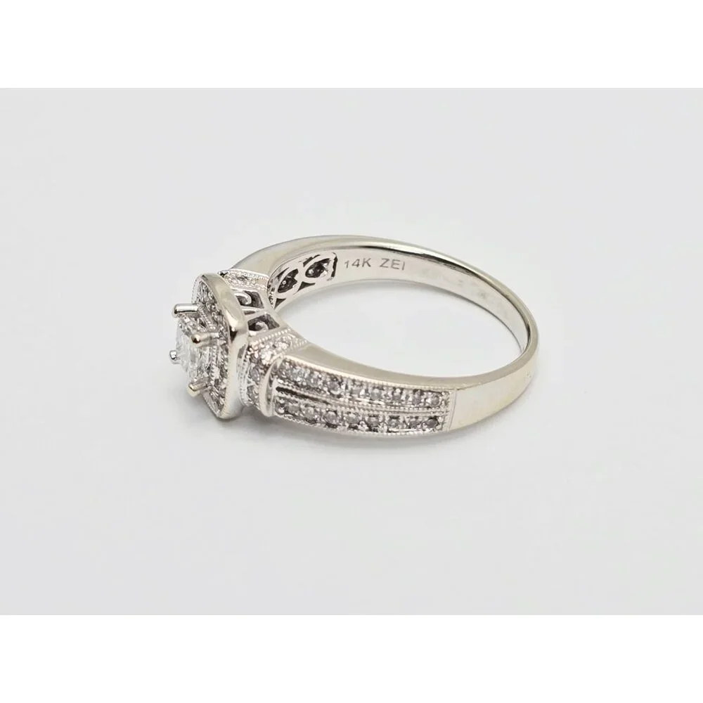 Elegant 14K Karat Solid White Gold Ladies Diamond Halo Engagement Ring Size 9.75